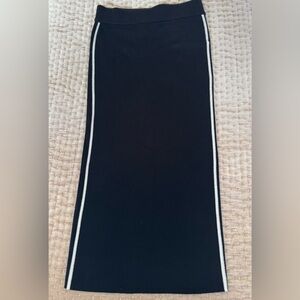 Carmen Marc Valvo Black Pencil Knit Skirt with White Trim on the Sides